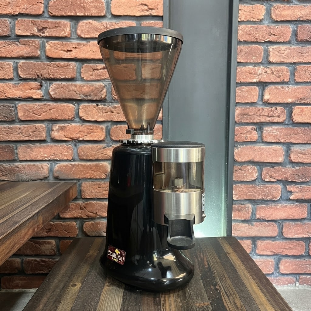 آسیاب قهوه کارکرده دوزردار برند دیاموند مدل DC600